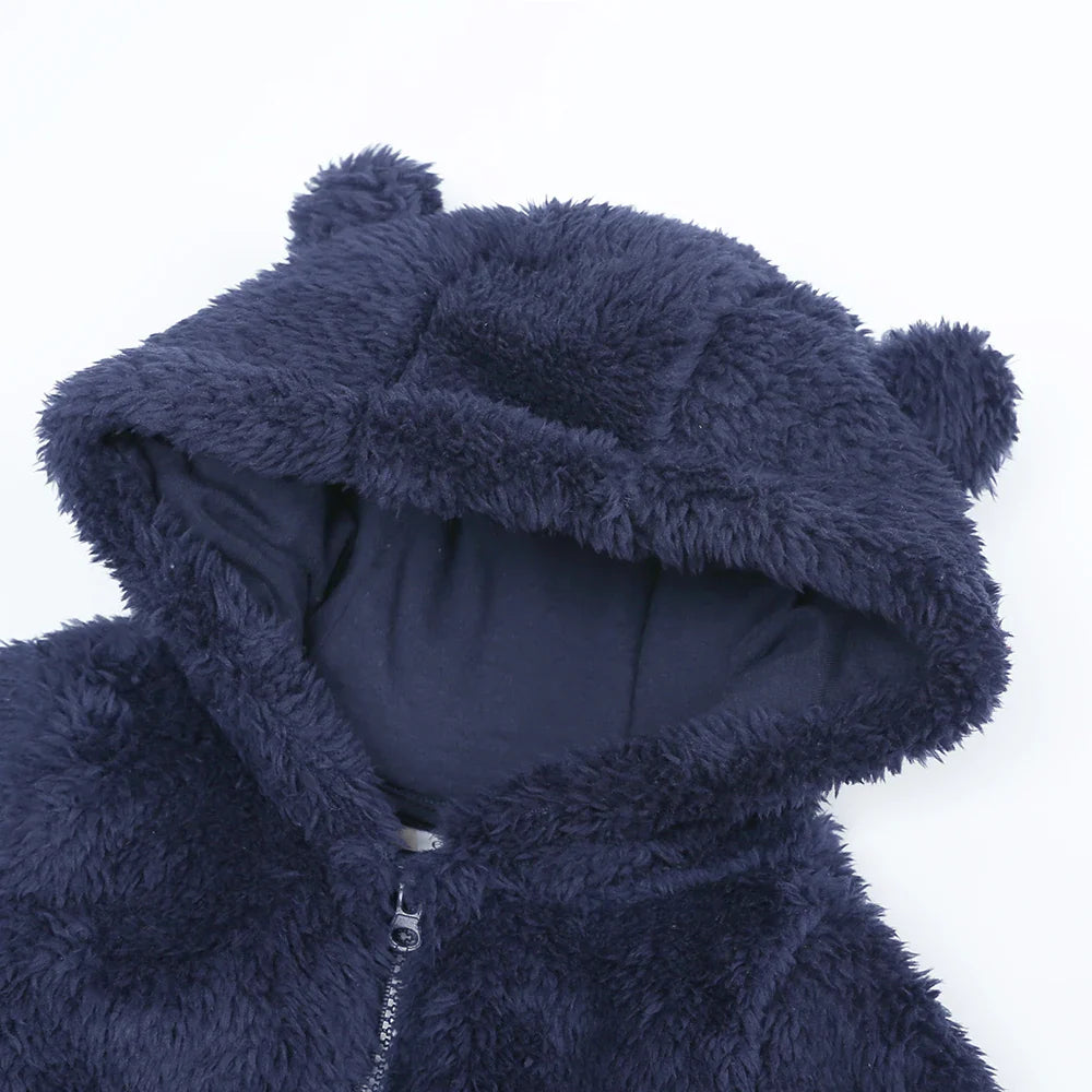 SnugBear™ | Blød babyfleece-dragt med bjørnehætte