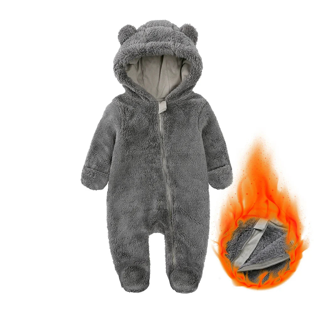 SnugBear™ | Blød babyfleece-dragt med bjørnehætte